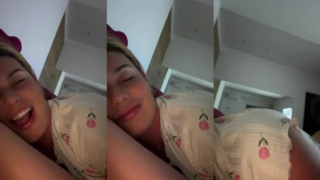 Curvy Amateur Babe Rides Big Dick