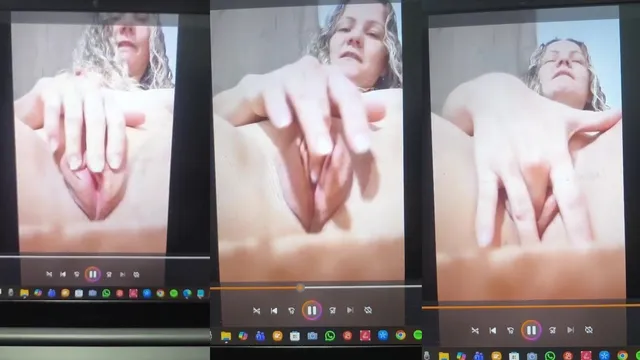 Loira da bucetinha rosa