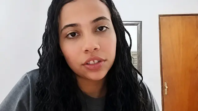 Novinha mostrando tudo no Omegle