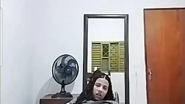 Novinha mostrando tudo no Omegle