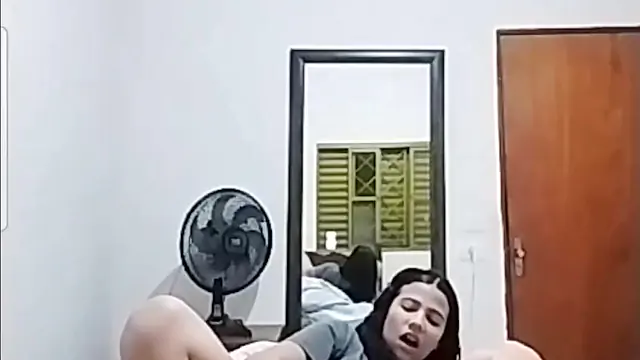 Novinha mostrando tudo no Omegle
