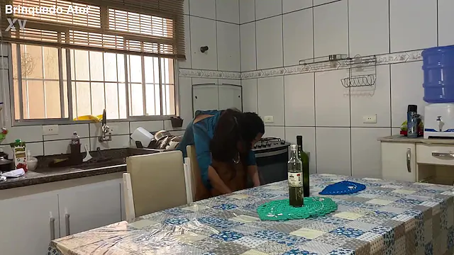 Novinho comeu a coroa gostosa