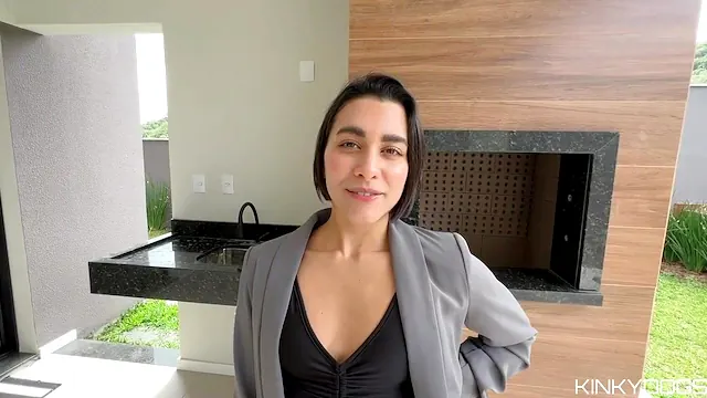La agente de bienes raíces