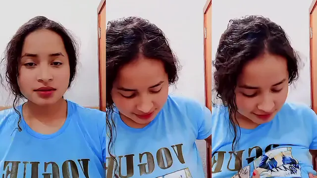 Ninfeta louca pra fuder se gravando mostrando os peitinhos 2