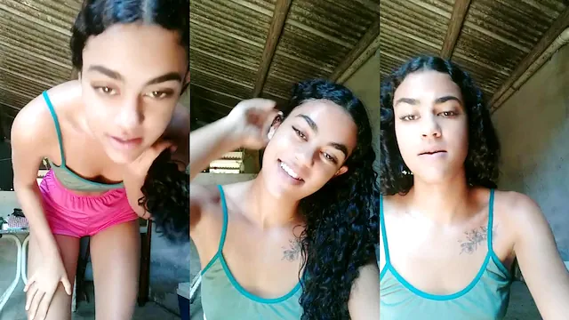 Moreninha bucetuda baixa renda fazendo live mostrando tudo