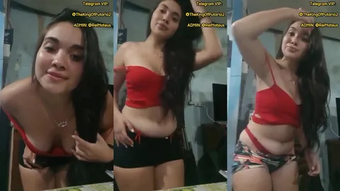Gostosinha mulher de um corno se gravando mostrando seu rabão