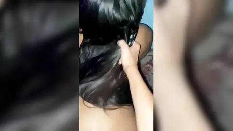 Morena gostosinha sendo penetrada com força pelo pauzudo do amigo