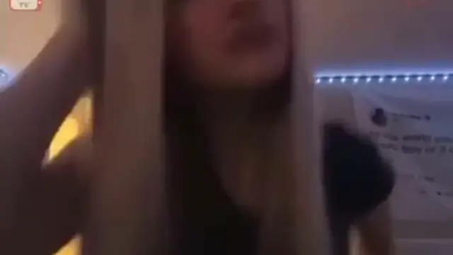 NOVINHA LOIRINHA MOSTROU TUDO NA LIVE