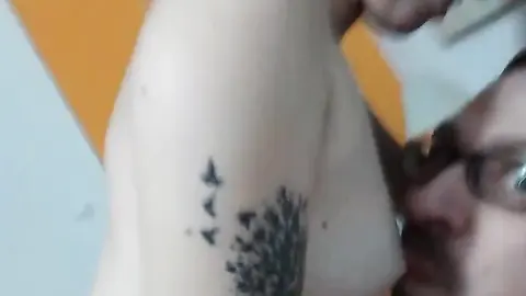 Novinha fudendo com o corno