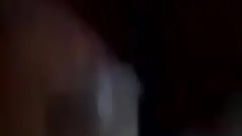 Fodendo com amigo e falando com o marido no telefone