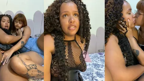 Duas safadas se pegando na live lésbica