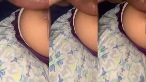 Magrinha mordendo os beiços de tesão