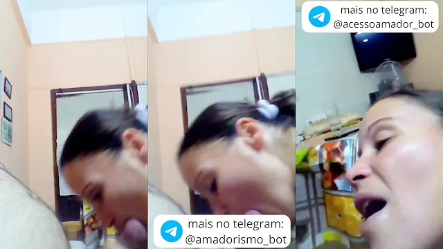 Coroa profissional em fazer sexo oral