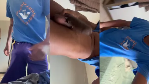 Negão balançando o pau meia bomba