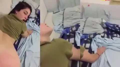 Metendo na buceta rosinha da namorada