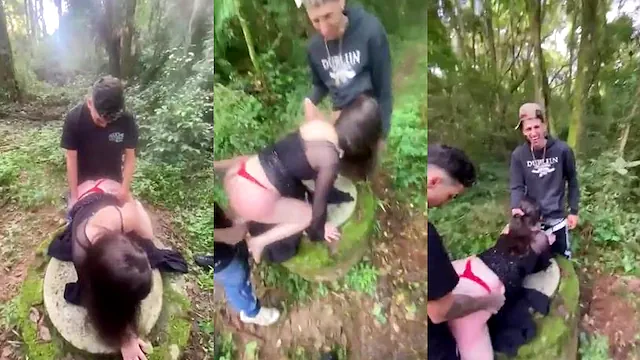 No mato  levando rola de dois