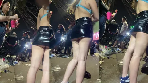 Flagrada gostosa de saia curta no baile funk