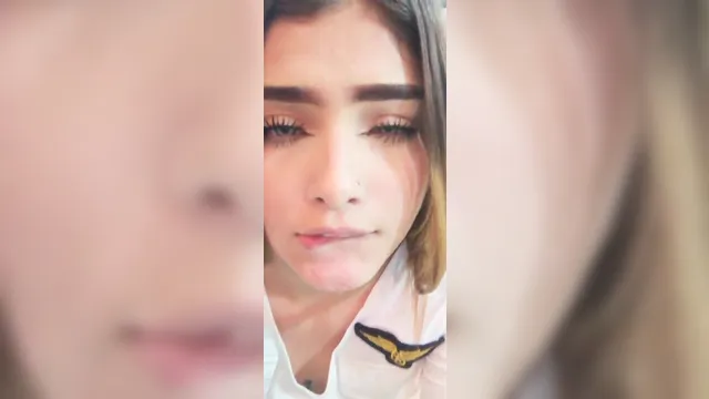 (LIVE) LOIRINHA LINDA DO OLHO VERDE MASTURBANDO A BUCETINHA COM O CONSOLO