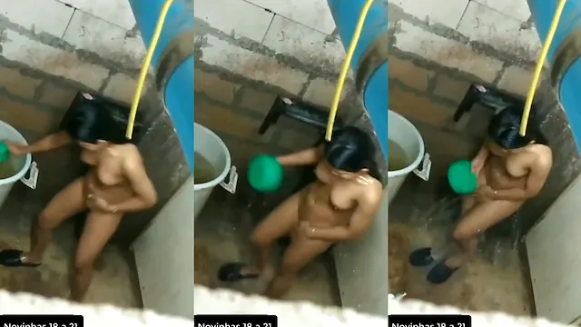 Gravou a vizinha baixa renda tomando banho